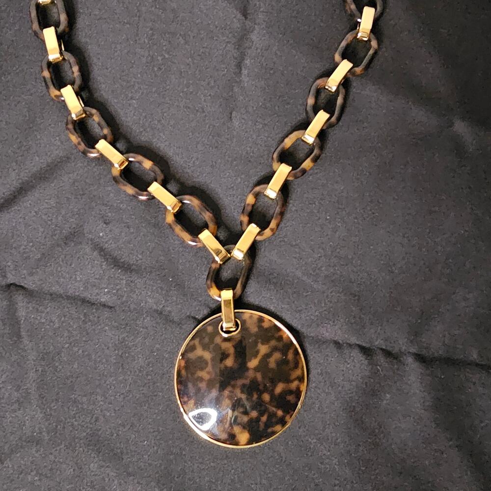 Tortoiseshell Disc Pendant Necklace | Gold Tone Link Chain | Resin Medallion - Picture 2 of 4